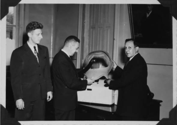 Pulmón de acero tipo drinker machine