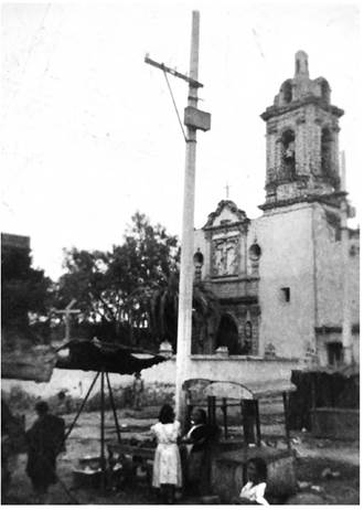 Iglesia de Santo Tomás La Palma y vendedores